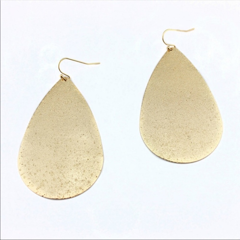 Metallic Gold Tone Teardrop Shaped Earrings NWT